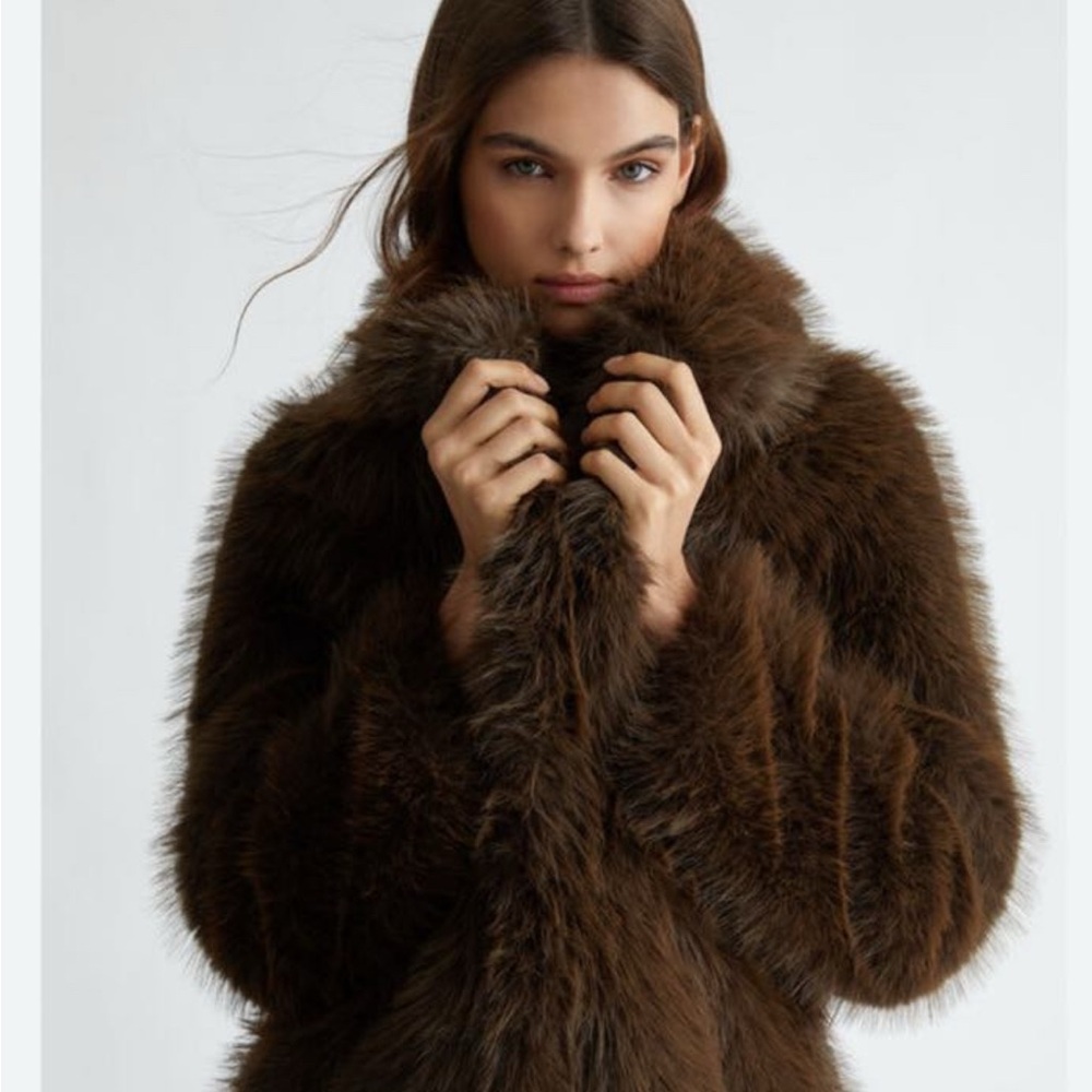 Lio.Jo Luxurious Brown Faux Fur Coat forget Zara  mango Celine Dior Burberry